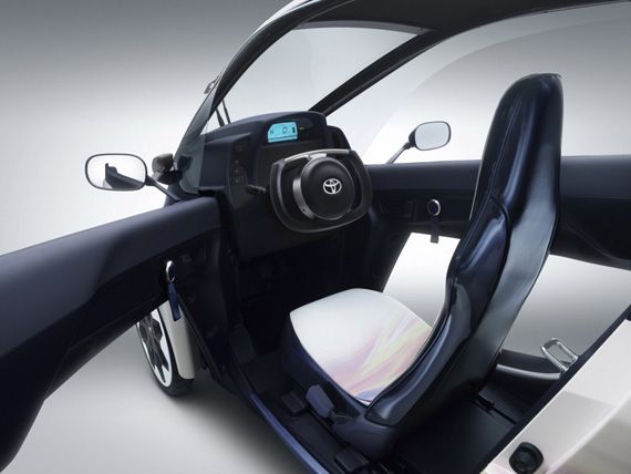 Toyota-i-Road-Concept-2013-9