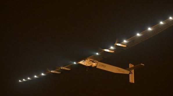 Άρχισε  τον αεροναυτικό του άθλο   Solar Impulse