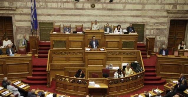 Υπερψήφιση του μνημονίου με τεράστιες απώλειες για ΣΥΡΙΖΑ   Βουλή