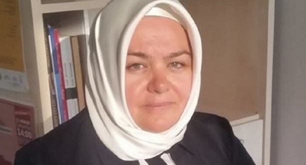 Η πρώτη υπουργός με ισλαμική μαντίλα στην υπηρεσιακή κυβέρνηση   Τουρκία