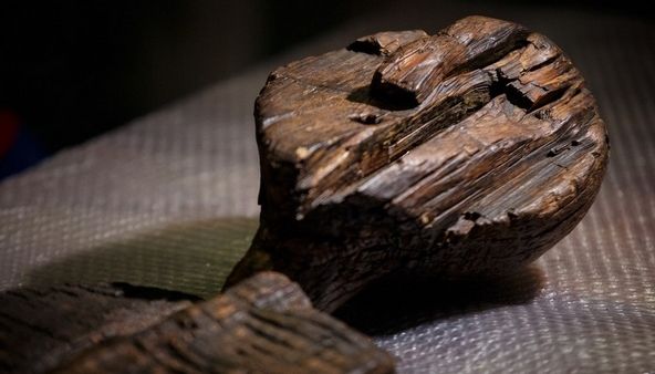 Ξύλινο άγαλμα 11.000 ετών κρύβει το μυστικό προέλευσης του ανθρώπου!! (Pics)