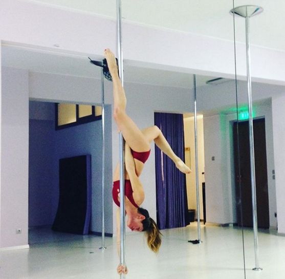 pole dancing