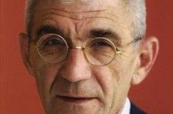 γυναίκα αυνανίζεται και σύριγγες