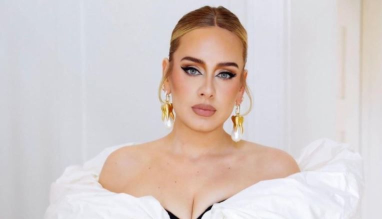 Η Adele ανακοίνωσε αναβολή των παραστάσεών της στο Λας Βέγκας
