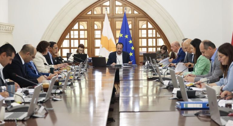 Σε Υπουργείο Εσωτερικών και Πολιτικής Προστασίας μετονομάζεται το ΥΠΕΣ