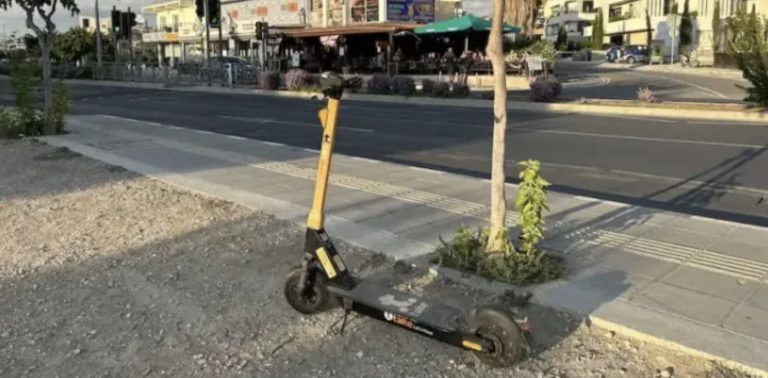 Μουσιούττας: Κατάργηση σκούτερ εάν δεν εφαρμοστεί η νομοθεσία